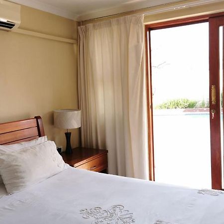 Somona Guest House Йоханесбург Екстериор снимка