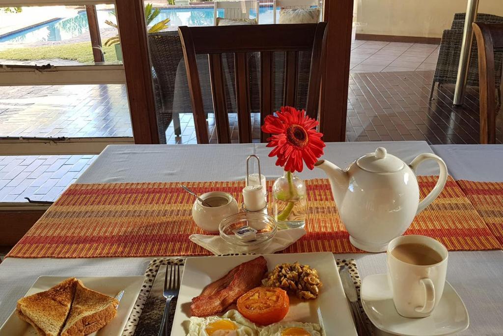 Somona Guest House Йоханесбург Екстериор снимка