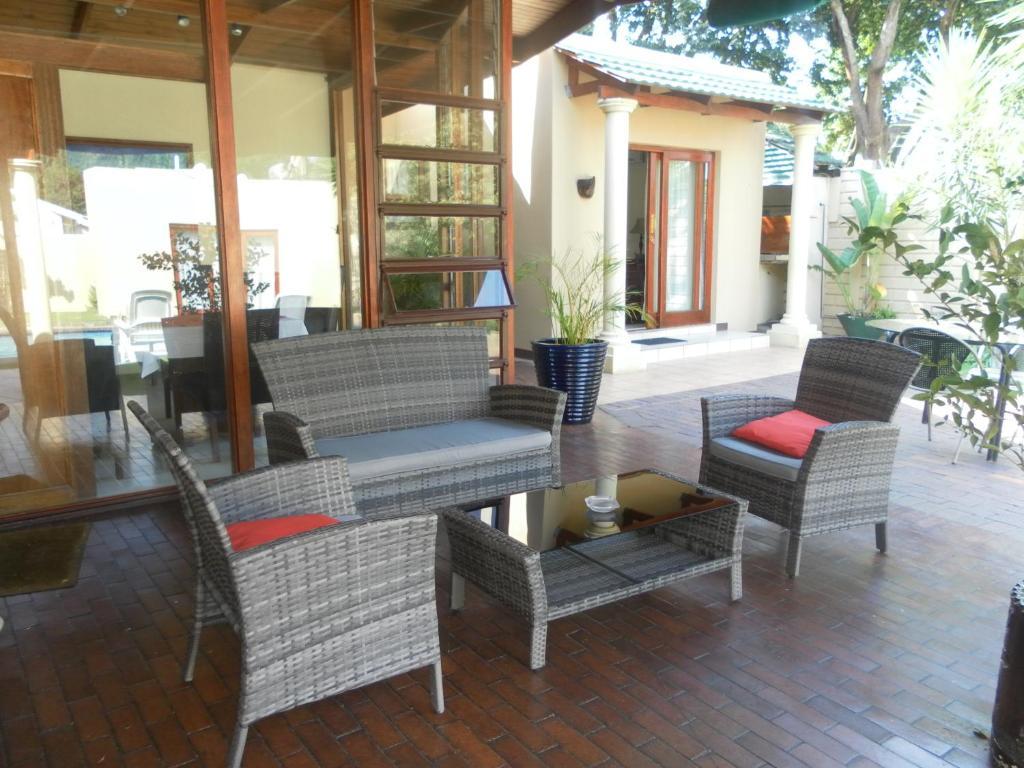 Somona Guest House Йоханесбург Екстериор снимка